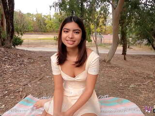 Reāls tīņi - delightful 19 gads vecs latina shoots viņai pirmais x nominālā saspraude