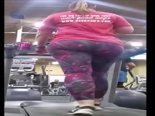 Jiggly csizmás szőke pawg tovább treadmill