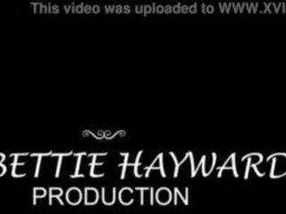 Bettie hayward en adultère femme obtient son propre back&excl; trl&period;