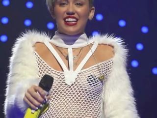 Miley ciro top-less! 