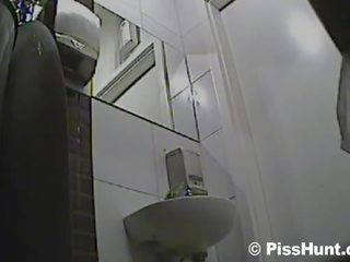 Прихована камера ванна кімната