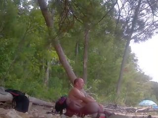 Črno nudistični jerkink ji moški na oka goli plaža