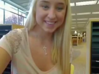 Adolescente in biblioteca conduce se stessa schizzo . il mio x-mas vivere webcam spettacolo: 4xcams.com