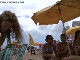 Bundas na praia olha o passarinho 2[1]