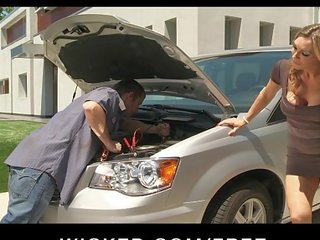 Apdullinātas blondīne angļi mammīte tanya tate fucks viņai automašīna mehāniķis