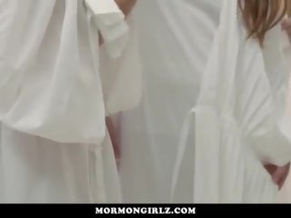 Mormongirlz- zwei mädchen gehen in nach oben rothaarige muschi