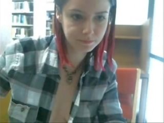 Desiring skolniece masturbēt uz publisks bibliotēka - getmycam.com