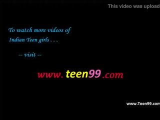 Teen99.com - indieši ciems jauns sieviete necking mīļākais uz ārā