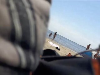 Orang yang menikmati melihat seks remaja oka telanjang pantai