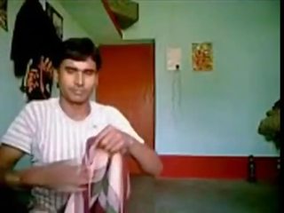 Indiškas jaunas desi mėgėjai grindys fucking- (desiscandals.net)