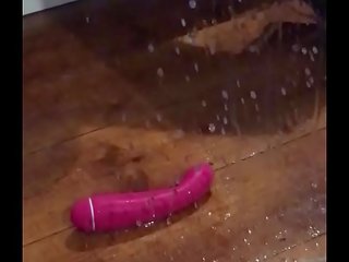 Oversexed aýaly home alone squirts a huge load all over the aýna