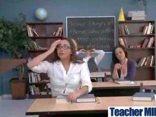 Në klasë intercorse me i madh gjinj i madh sluty mësues (karlee gri) video-12
