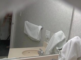 Tersembunyi kamera di kamar mandi syuting sebuah hotty mendapatkan siap!