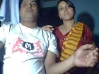Delhi wali khiêu dâm bhabi trong saree tiếp xúc qua chồng vì tiền