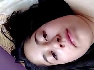 Chica se desnuda por videollamada