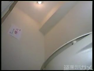 Cosputer japonesas espiadas en el baño 2